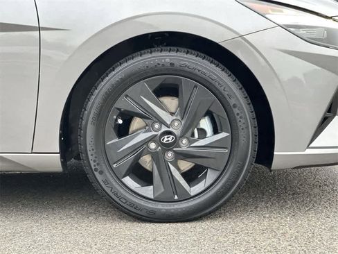 Used 2023 Hyundai Elantra SEL image 42