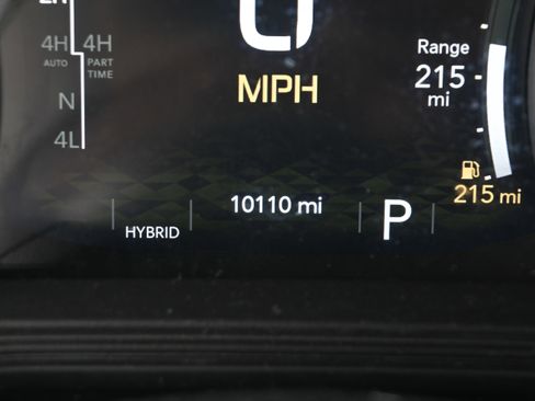 Used 2025 Jeep Wrangler Unlimited Sahara AWD/4WD image 21