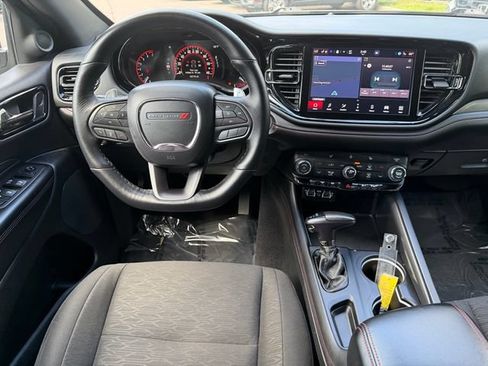 Used 2025 Dodge Durango GT RWD image 16