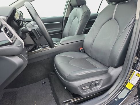 Used 2021 Toyota Camry XSE image 14