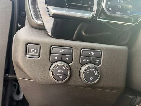 Used 2025 Chevrolet Silverado 1500 LT AWD/4WD image 19