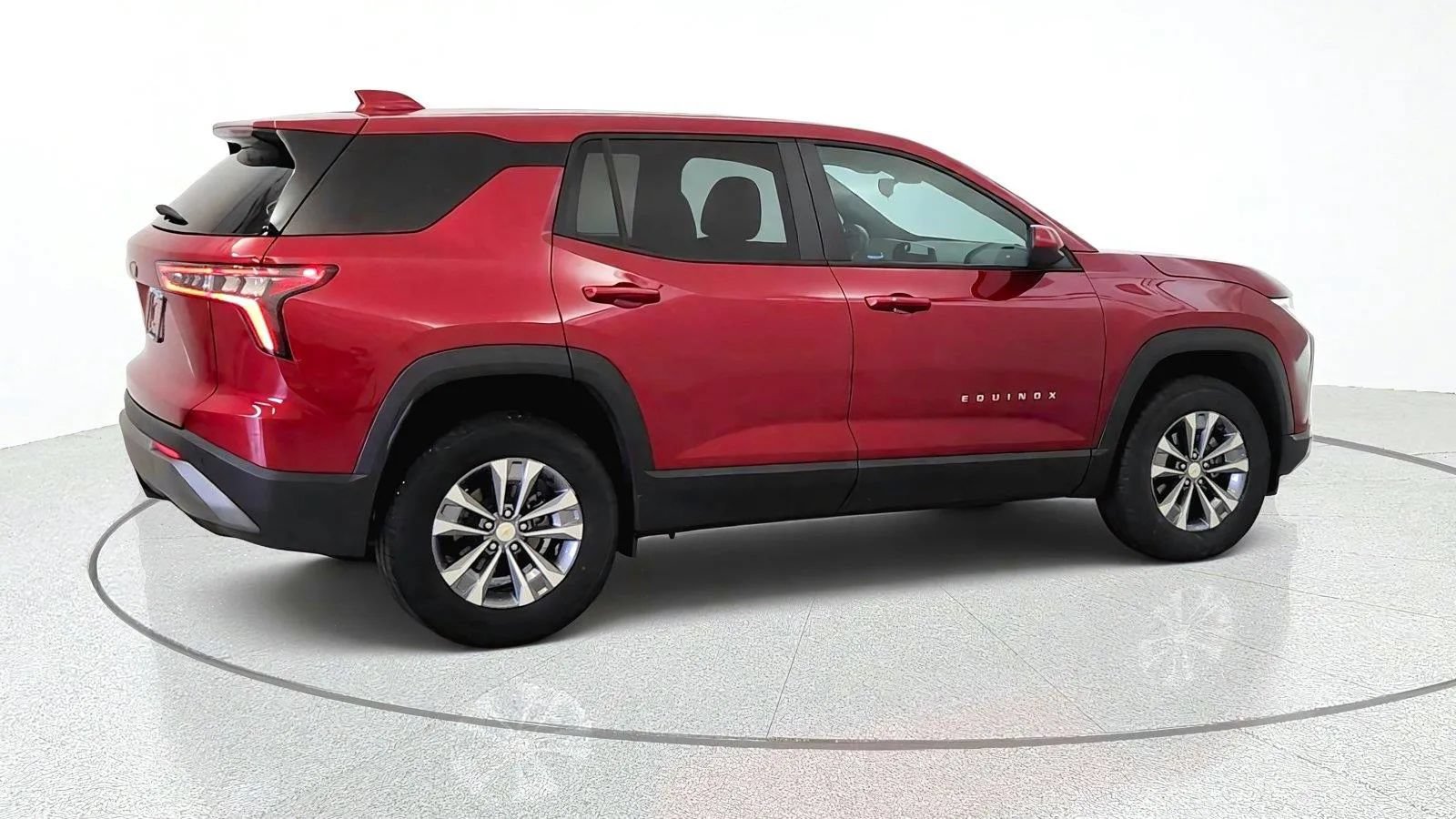 Used 2026 Chevrolet Equinox LT w/ Convenience Package II FWD image 9
