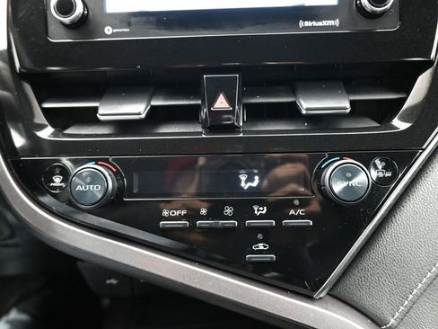 Used 2023 Toyota Camry SE image 18