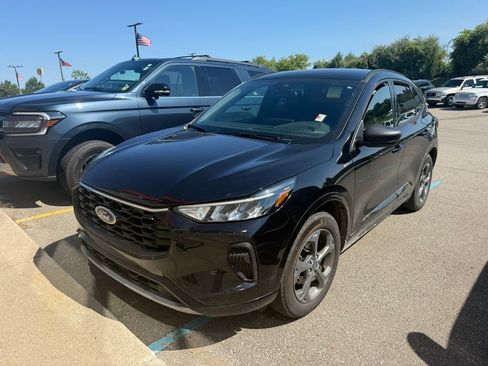 Used 2024 Ford Escape ST-Line w/ Tech Pack #1 AWD/4WD image 3
