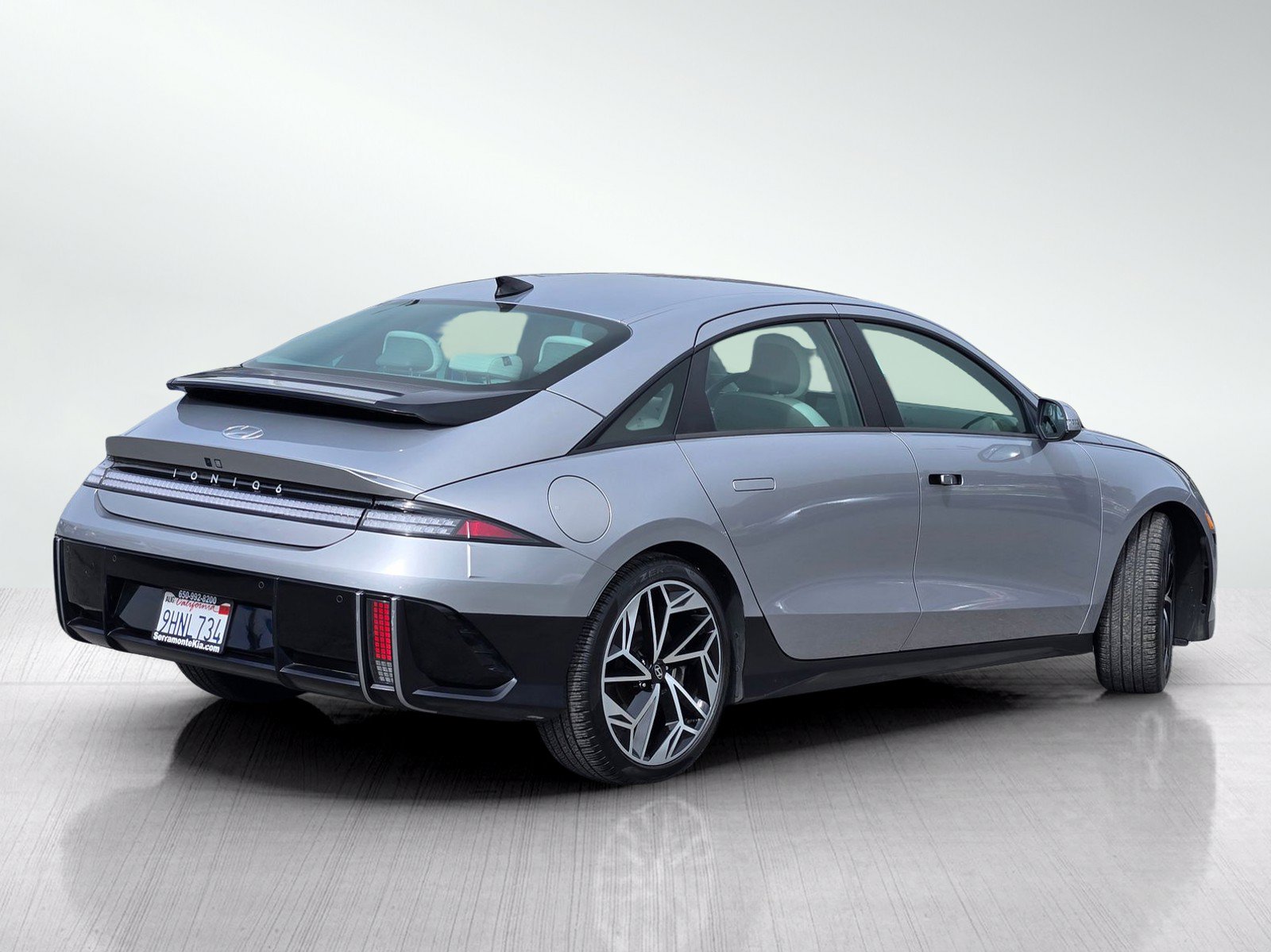 Used 2023 Hyundai Ioniq 6 SEL RWD image 4