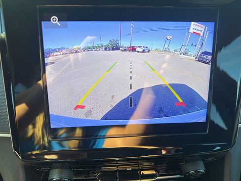 Used 2025 Jeep Grand Cherokee Laredo X RWD image 24