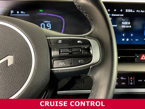 Certified 2025 Kia Sportage EX FWD image 11