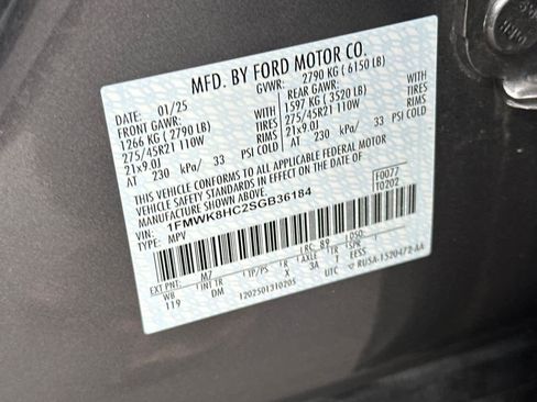 Certified 2025 Ford Explorer Platinum w/ Ultimate Package image 30