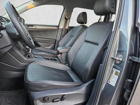 Used 2023 Volkswagen Tiguan SE image 15