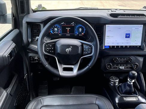 Used 2025 Ford Bronco Badlands w/ Sasquatch Package AWD/4WD image 5