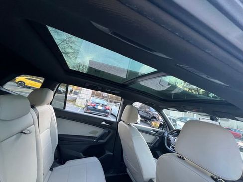 Used 2020 Volkswagen Tiguan SE R-Line image 30