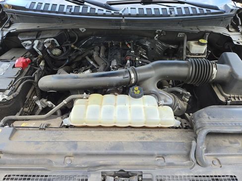 Used 2022 Ford Expedition XLT AWD/4WD image 29