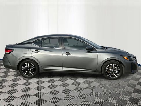 Used 2024 Nissan Sentra SV image 6