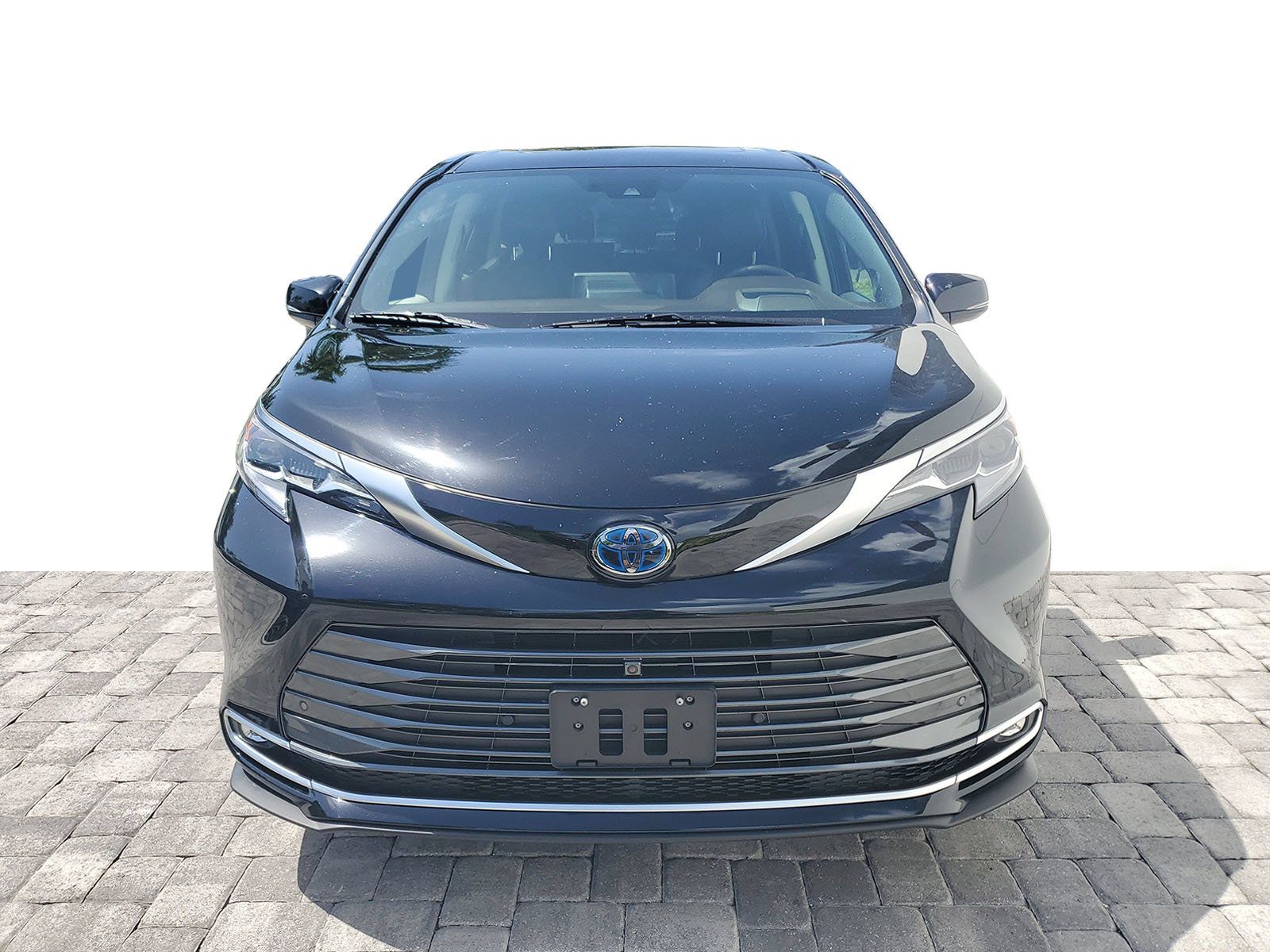 Used 2023 Toyota Sienna Platinum AWD/4WD image 2