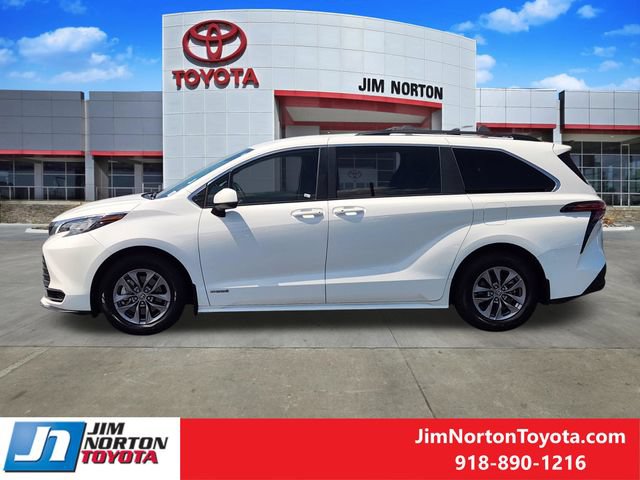 Used 2021 Toyota Sienna LE FWD image 5