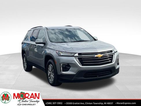Used 2023 Chevrolet Traverse LT FWD image 7