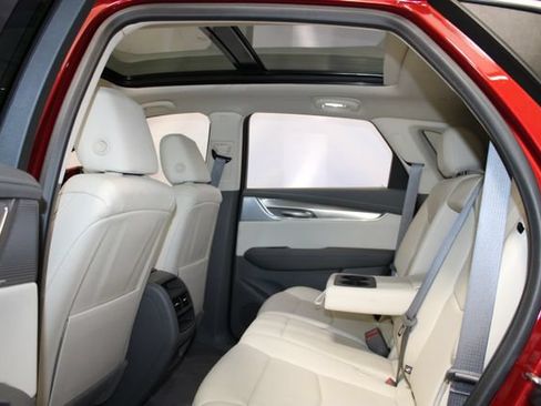 Certified 2024 Cadillac XT5 Premium Luxury AWD/4WD image 6