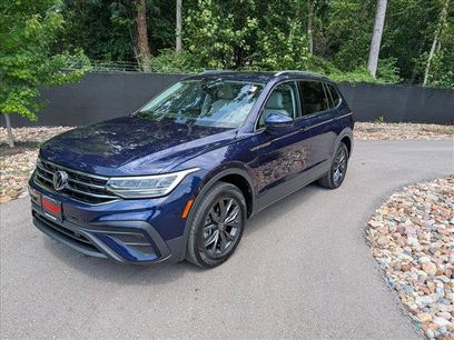 Used 2022 Volkswagen Tiguan SE w/ Panoramic Sunroof Package