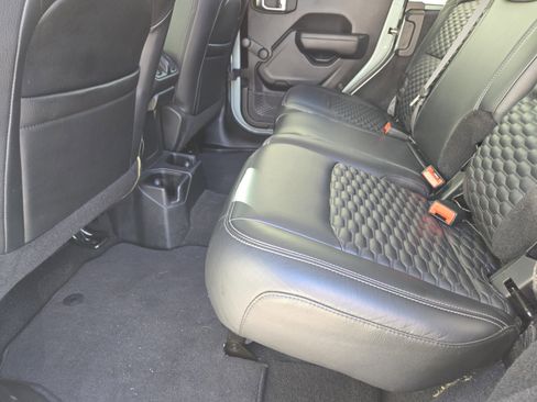 Used 2023 Jeep Wrangler Sport image 31