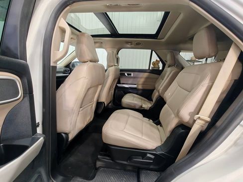 Used 2021 Ford Explorer XLT w/ Equipment Group 202A image 30