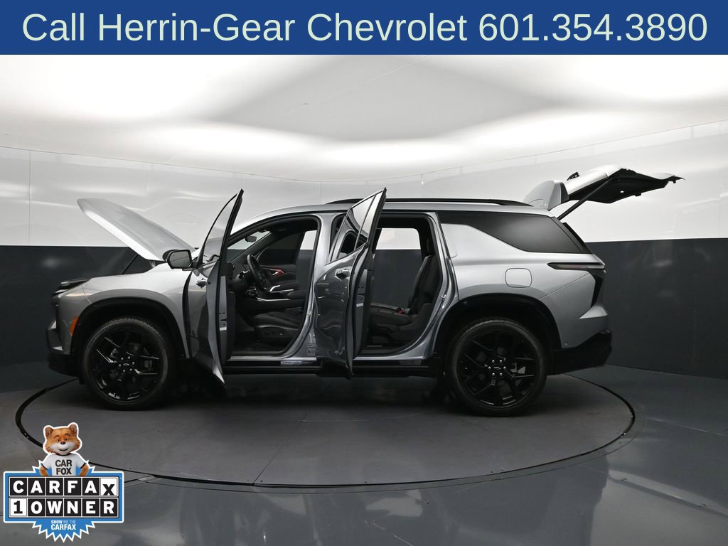 Used 2026 Chevrolet Traverse RS w/ LPO, Floor Liner Package FWD image 46