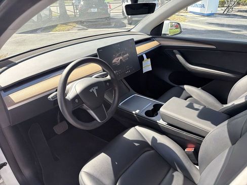 Used 2023 Tesla Model Y Long Range image 23