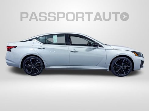 New 2025 Nissan Altima 2.5 SR w/ SR Premium Package image 5