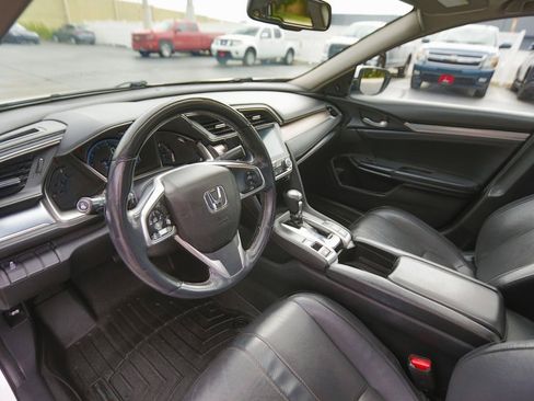 Used 2017 Honda Civic EX-L image 4