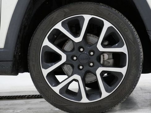 Used 2019 Jeep Compass Limited w/ Safety & Security Group image 9