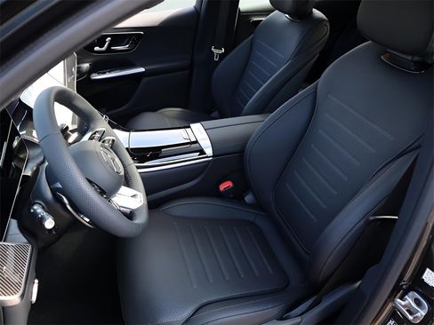 New 2026 Mercedes-Benz GLC 43 AMG 4MATIC Coupe image 32