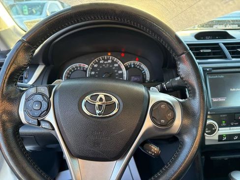 Used 2014 Toyota Camry SE image 15