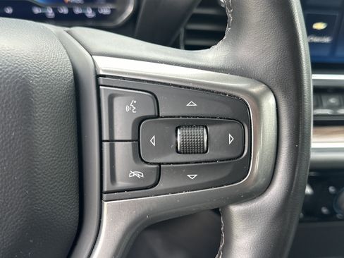 Used 2025 Chevrolet Silverado 1500 LT AWD/4WD image 25
