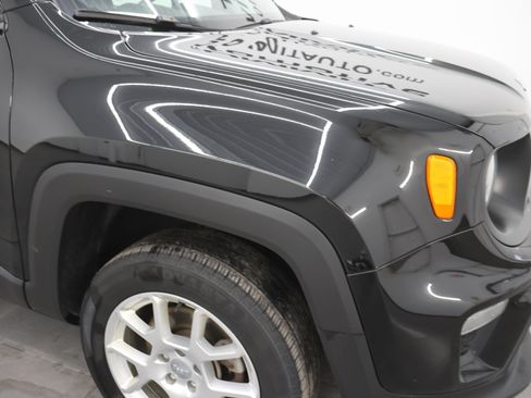 Used 2019 Jeep Renegade Latitude image 19