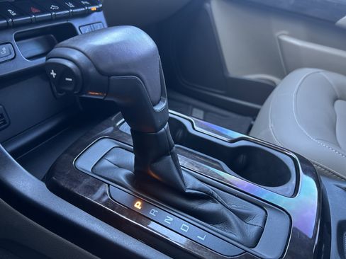 Used 2019 GMC Canyon SLT w/ Driver Alert Package image 16