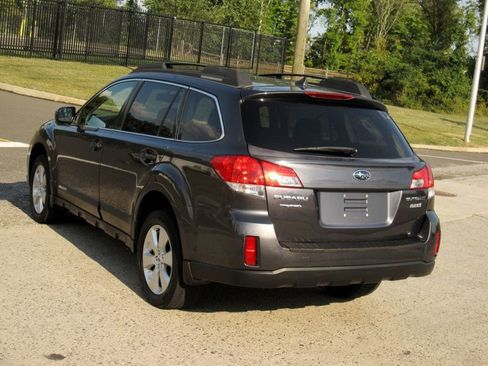 Used 2012 Subaru Outback 2.5i Limited image 9