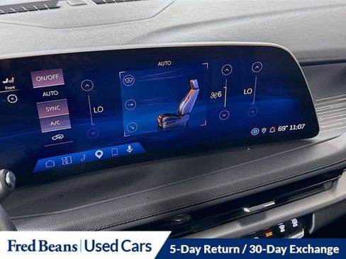 Used 2025 Cadillac XT4 Premium Luxury AWD/4WD image 35