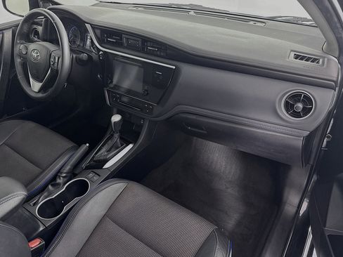 Used 2017 Toyota Corolla SE image 27