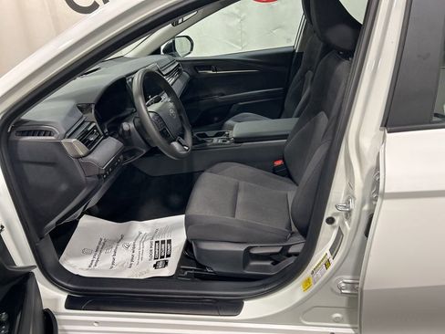 Used 2025 Toyota Camry LE image 23