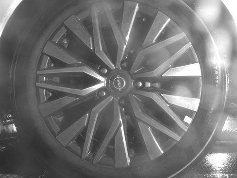 Used 2025 Nissan Altima 2.5 SV FWD image 14