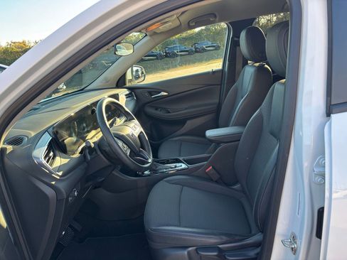 Used 2025 Buick Encore GX Preferred image 24