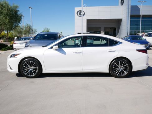 Used 2025 Lexus ES 350 350 w/ Premium Package image 3