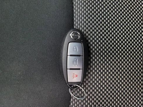 Used 2020 Nissan Pathfinder S AWD/4WD image 32