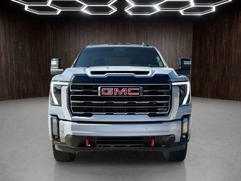 Used 2025 GMC Sierra 2500 AT4 w/ AT4 Premium Plus Package AWD/4WD image 3