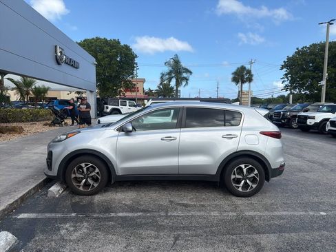Used 2020 Kia Sportage LX FWD image 19