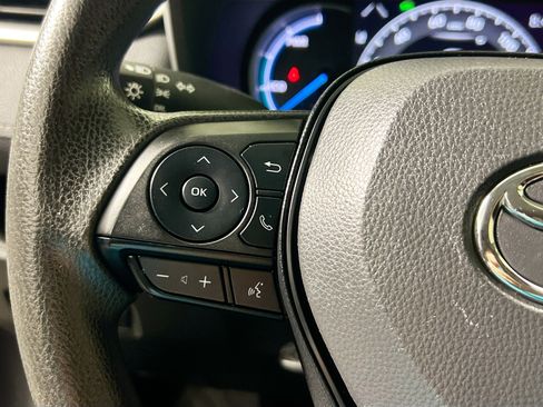 Used 2023 Toyota RAV4 LE image 17