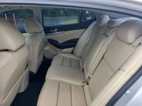 Used 2016 Nissan Maxima 3.5 SV w/ Interior Lighting Package FWD image 11
