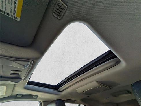 Used 2018 Chevrolet Suburban LT w/ LT Signature Package image 15