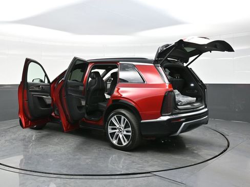 New 2026 Cadillac Vistiq Luxury w/ LPO, Floor Liner Package image 33