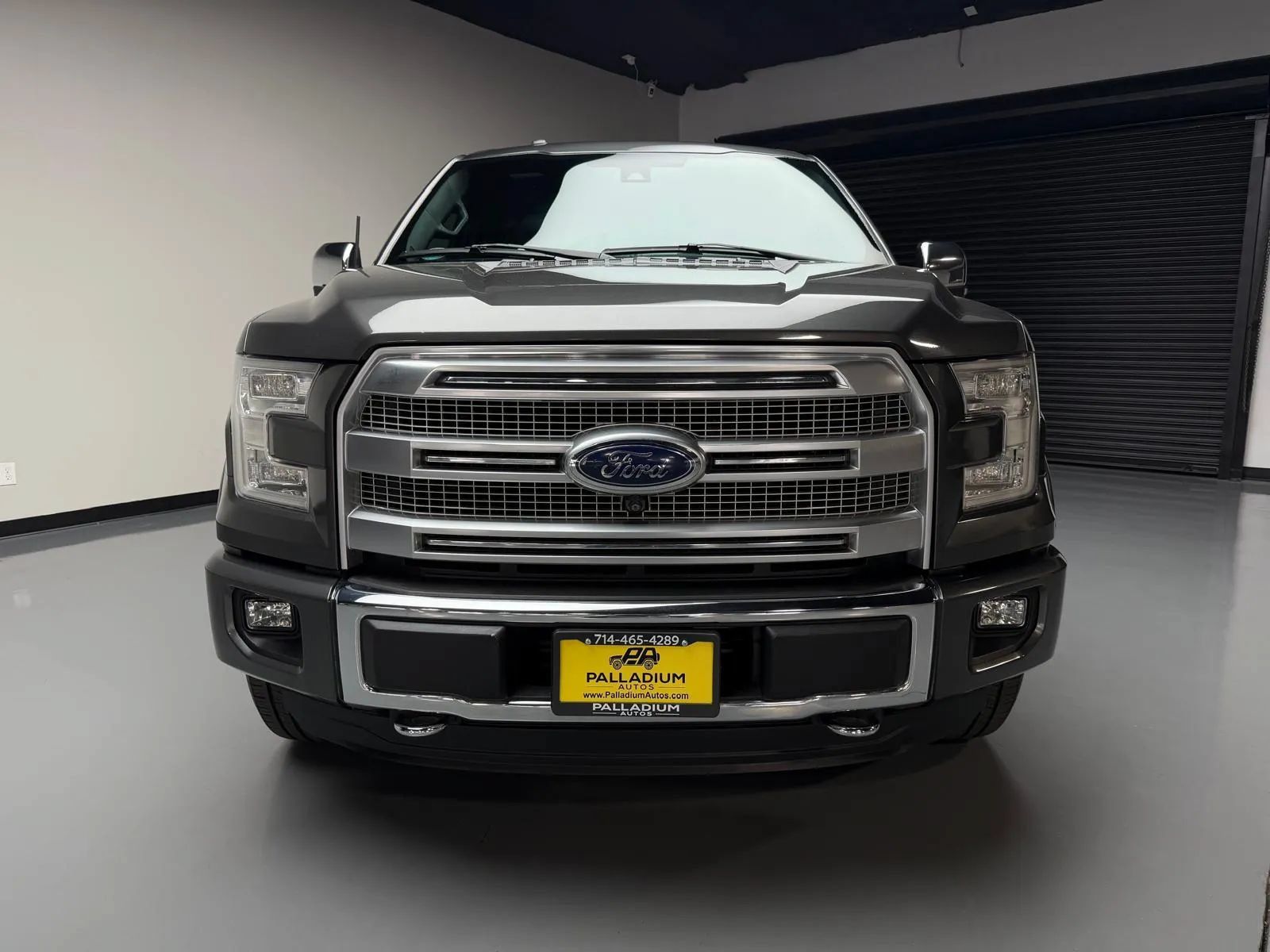 Used 2015 Ford F150 Platinum w/ Equipment Group 701A Luxury AWD/4WD image 2