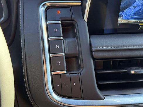 Used 2023 Chevrolet Tahoe LT AWD/4WD image 28